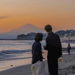 体育生爽擼又大又粗的雞巴自慰
