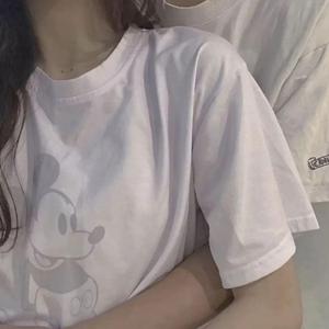 体育生爽擼又大又粗的雞巴自慰
